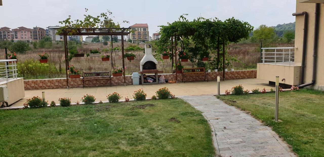 Pearl Sunshine Appartments Primorsko Luaran gambar