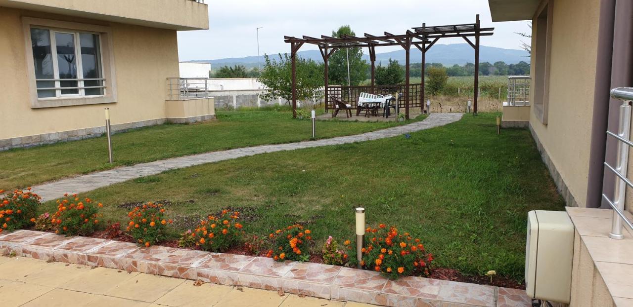 Pearl Sunshine Appartments Primorsko Luaran gambar