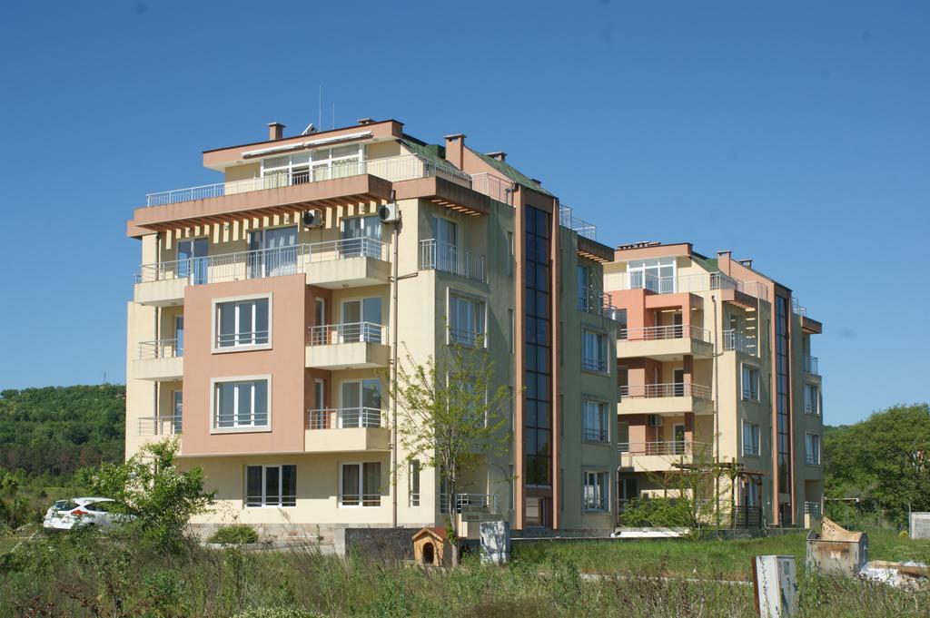Pearl Sunshine Appartments Primorsko Luaran gambar
